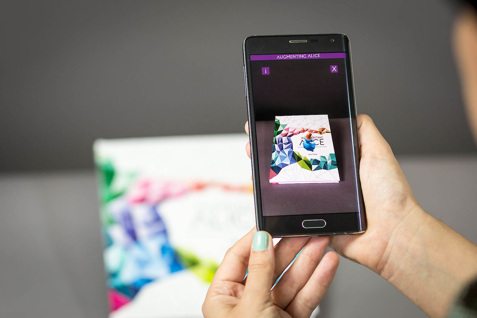 © Augmenting Alice. Photo: Maarten Kadiks.