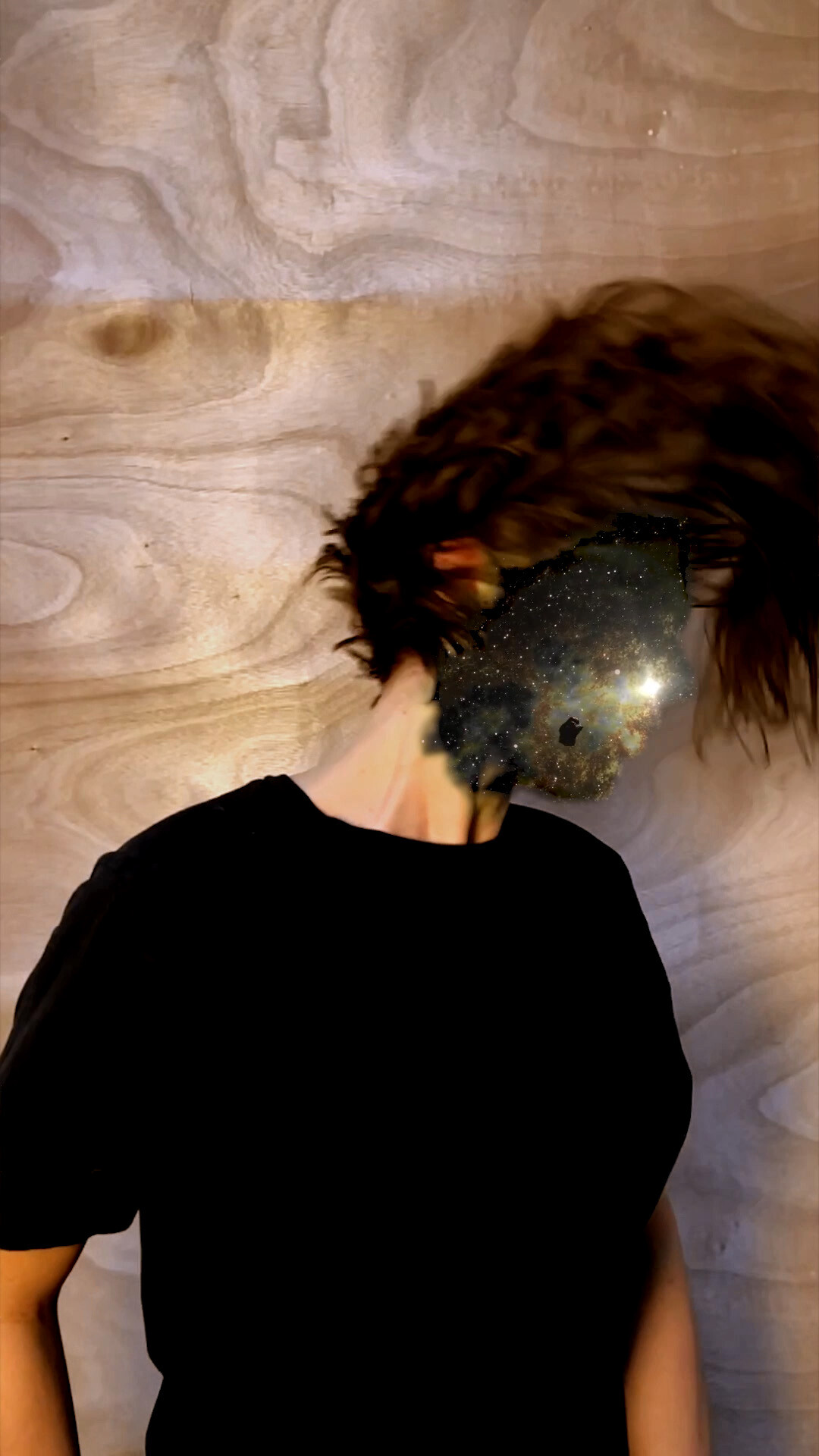 «Body exodus cosmos rave» by Lauren Huret. Video still. 5 minutes loop, 2020. Courtesy Roehrs&Boetsch and the artist.