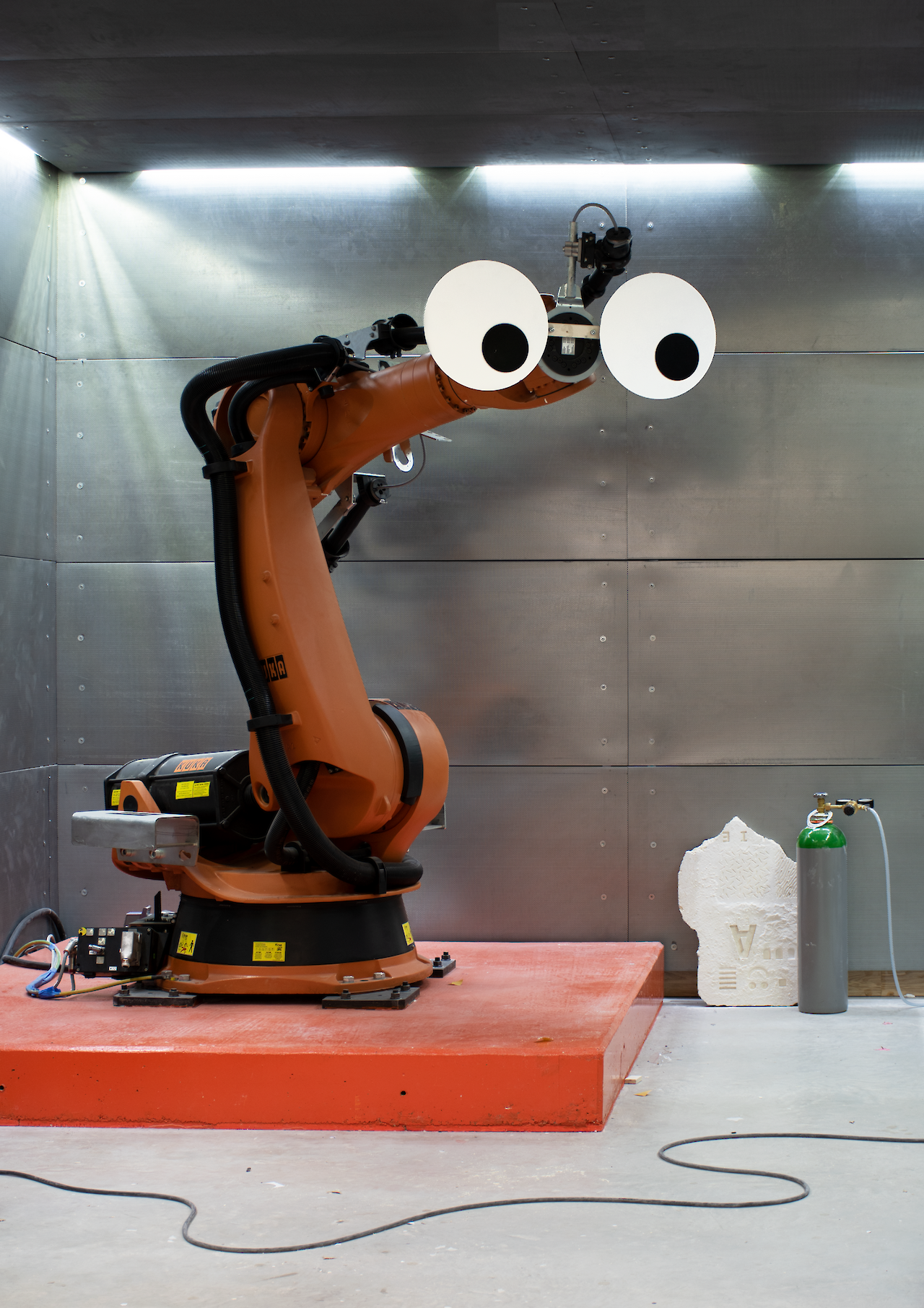 «void avoid (return nothing)»(2025). © AATB.