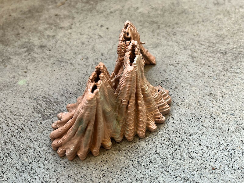 Streamline, real-time clay 3D-printing with an AI agent (2025). Photo: Joëlle Bitton.